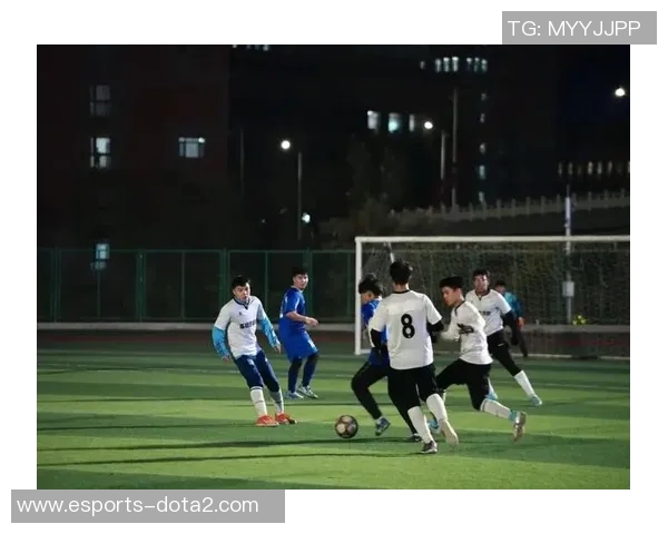 足球赛球星赛前握手瞬间真实记录展现体育精神与友谊的力量